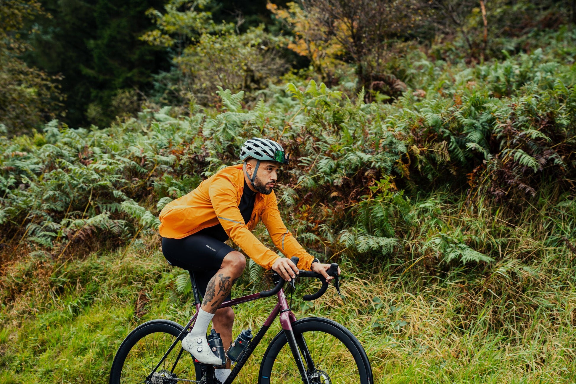 MADISON FREEWHEEL PACKABLE WIND RESISTANT MEN'S JACKET MANGO ORANGE