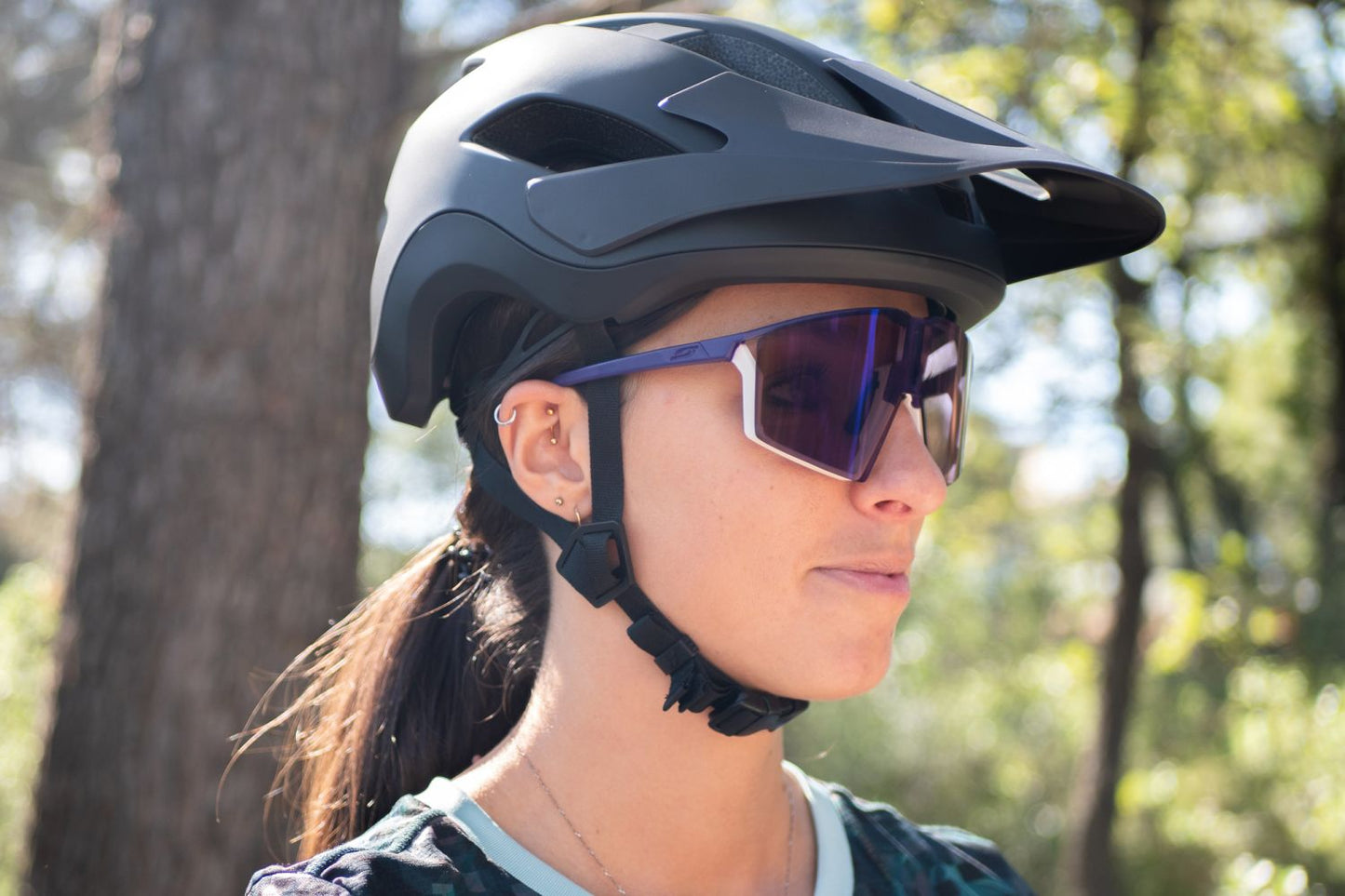 GIANT LIV ROOST MIPS HELMET BLACK CURRANT