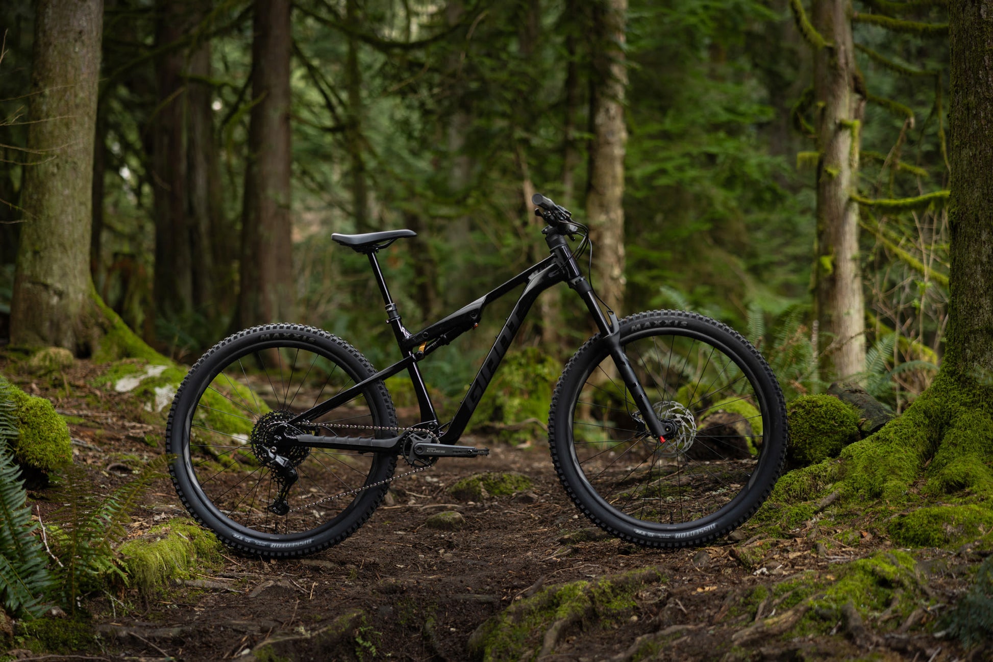 GIANT STANCE FULL SUSPENSION MTB BIKE 2027 BLACK