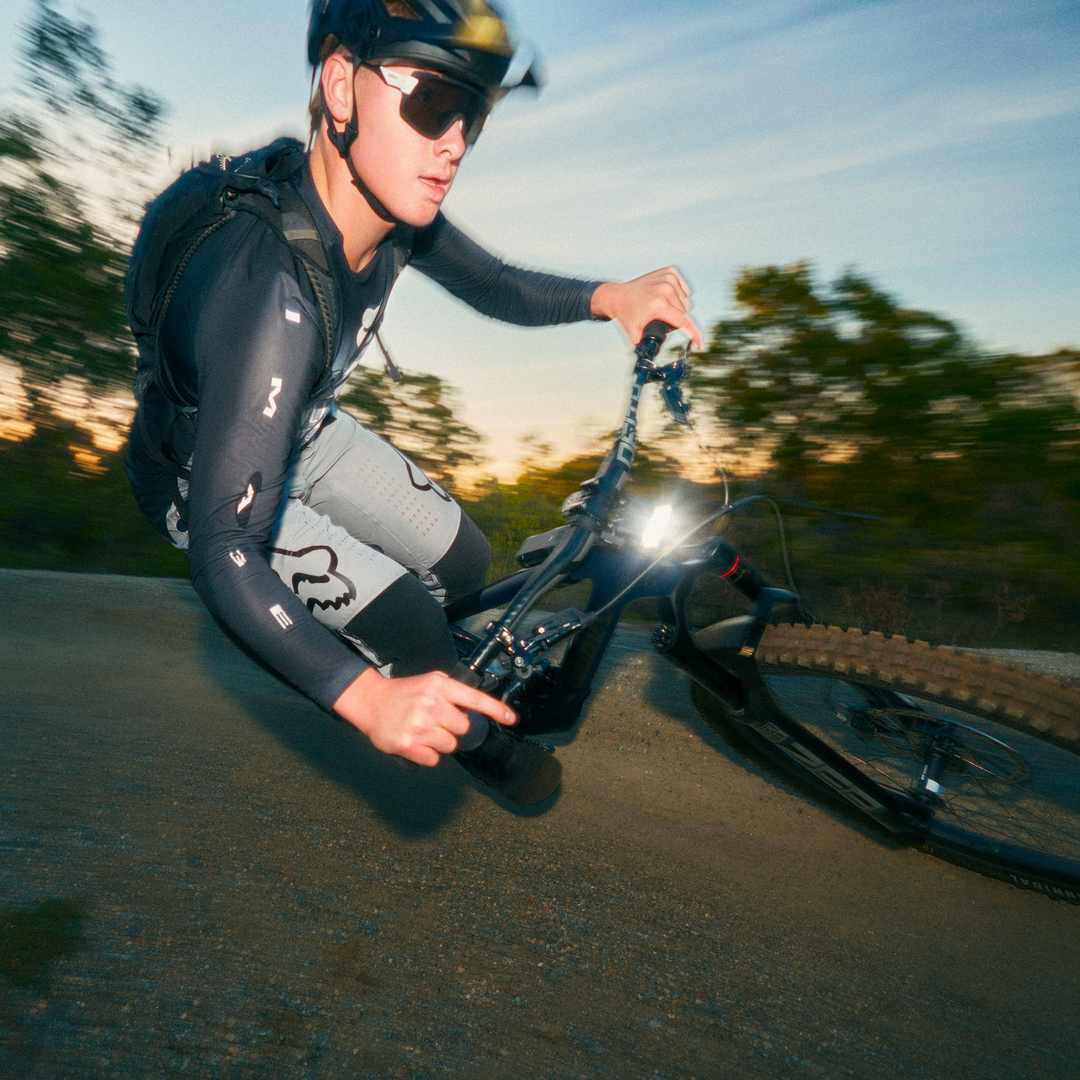 KNOG BLINDER X 1800 FRONT BIKE LIGHT