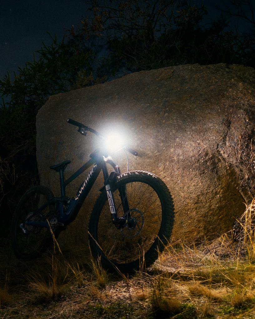 KNOG BLINDER X 2300 FRONT BIKE LIGHT