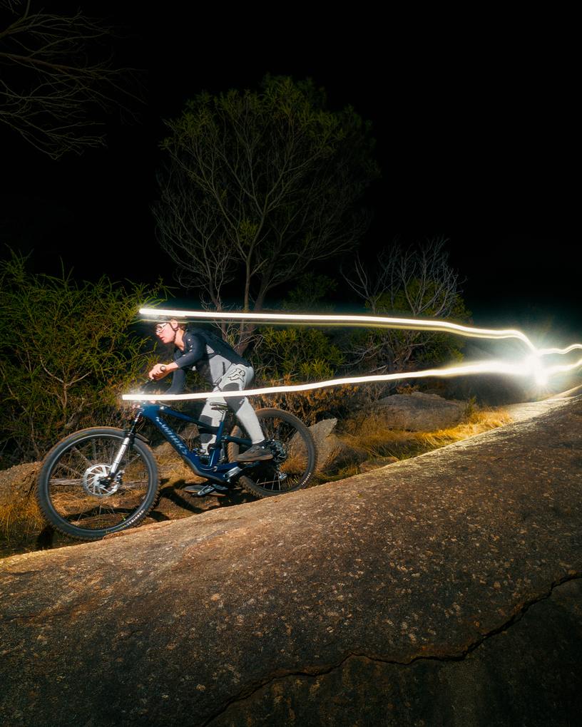 KNOG BLINDER X 2300 FRONT BIKE LIGHT