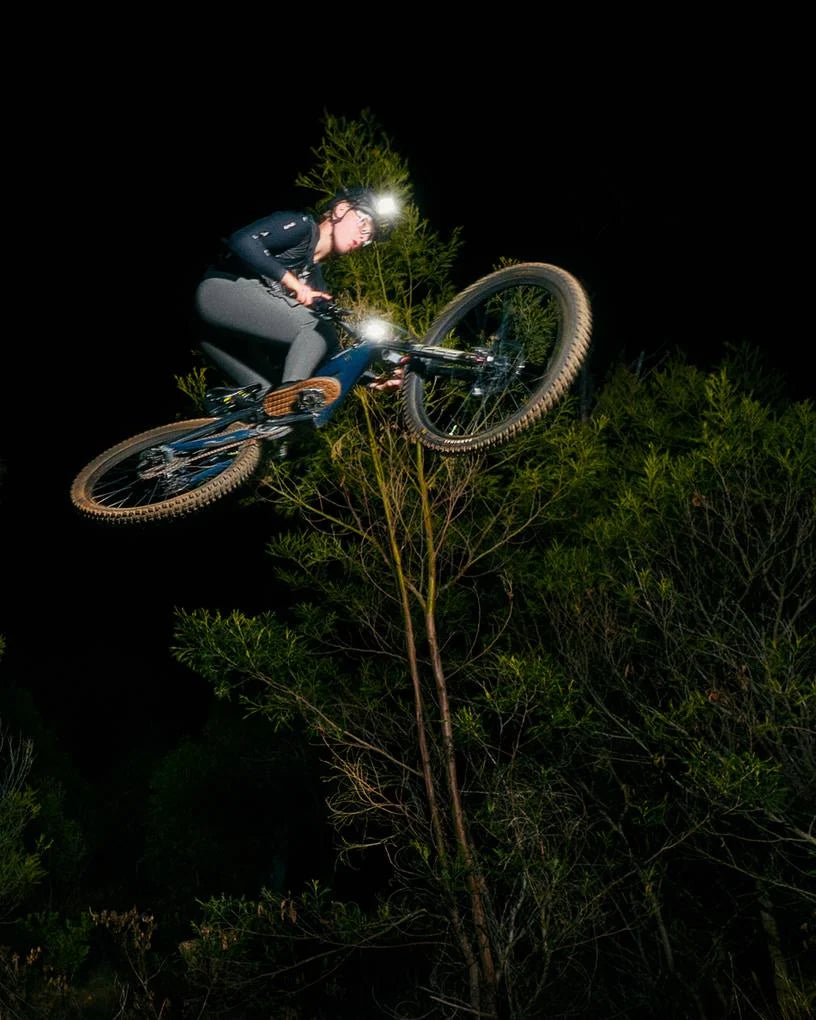 KNOG BLINDER X 2300 FRONT BIKE LIGHT