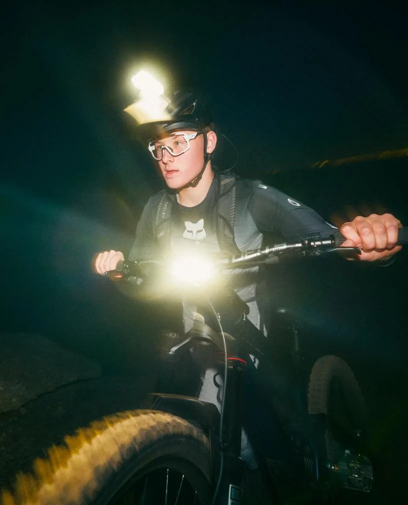 KNOG BLINDER X 2300 FRONT BIKE LIGHT
