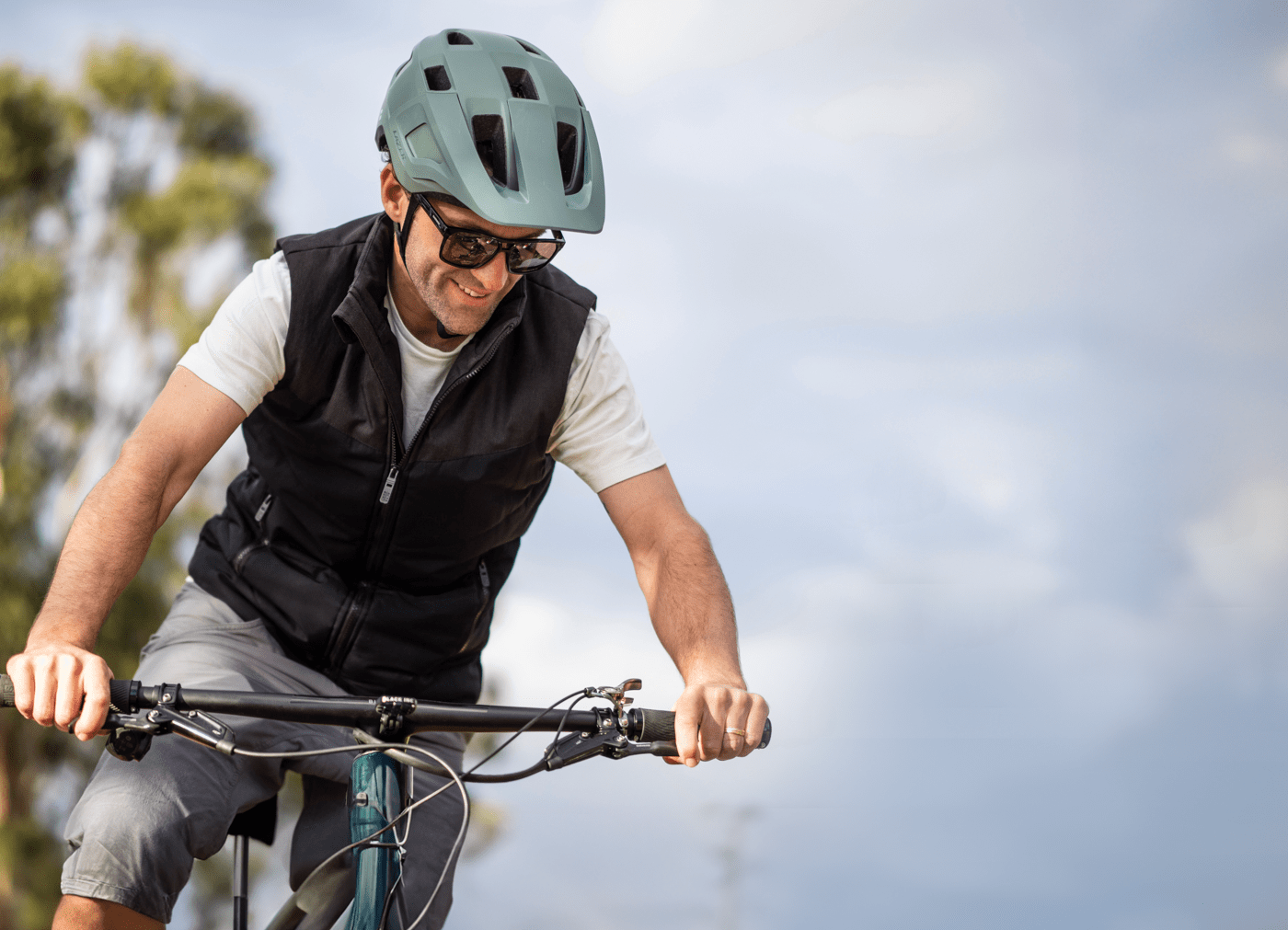 LAZER LUPO KINETICORE MTB HELMET MATTE SAGE GREEN