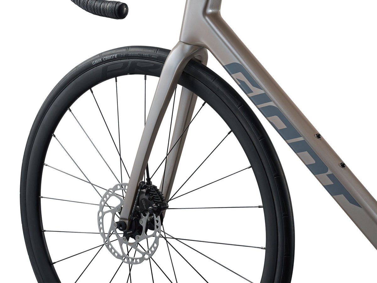GIANT TCR ADVANCED 1 105 Di2 ROAD BIKE 2027 CAMEL SILK