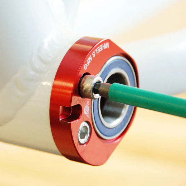 WHEELS MANUFACTURING ECCENTRIC BB FOR PF30 & 24mm (SHIMANO) CRANKS