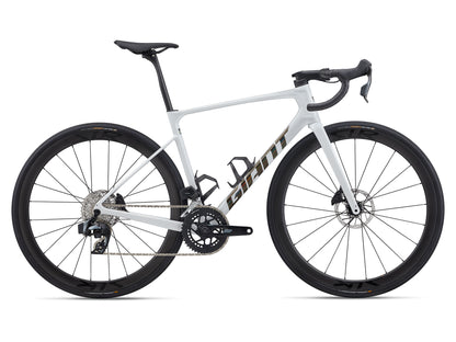 GIANT DEFY ADVANCED PRO 1 ROAD BIKE 2026 WHITE