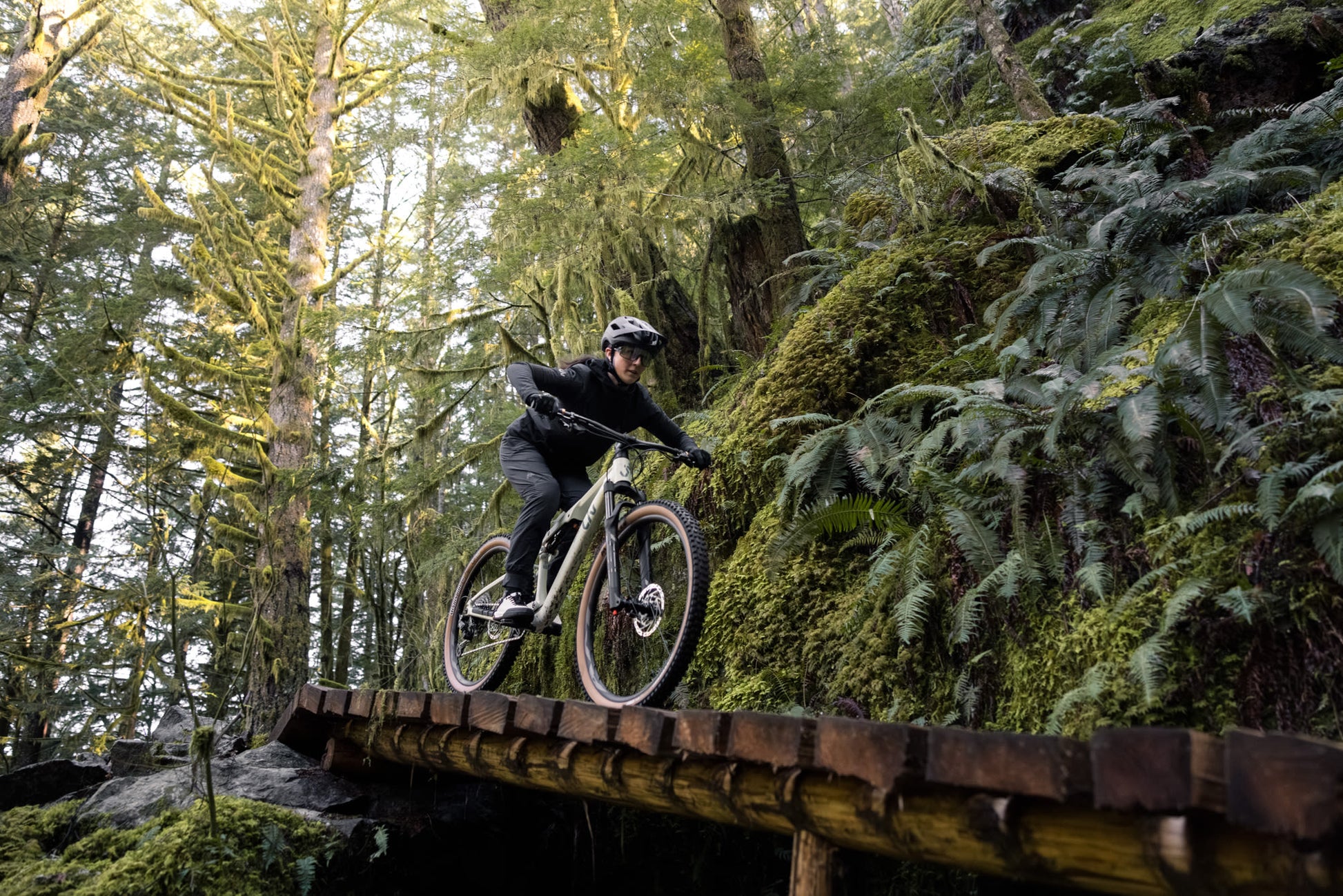 GIANT LIV EMBOLDEN FULL SUSPENSION MTB BIKE 2027 PALE MOSS