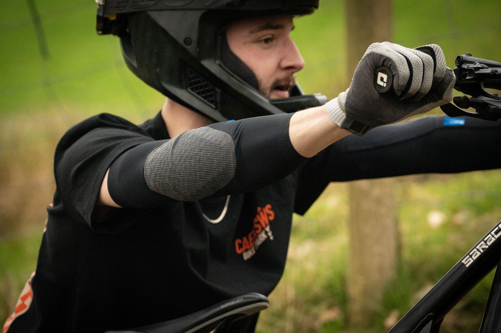 MADISON FLUX ULTRA LIGHT LEVEL 1 RHEON ELBOW PAD SET