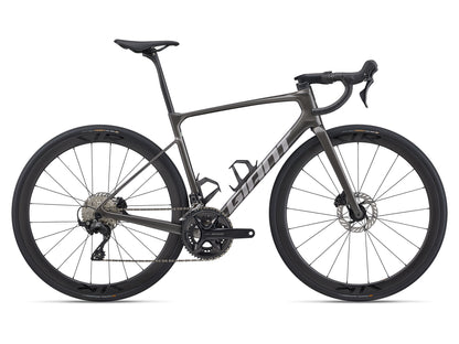GIANT DEFY ADVANCED PRO 2 ROAD BIKE 2026 STEALTH CHROME