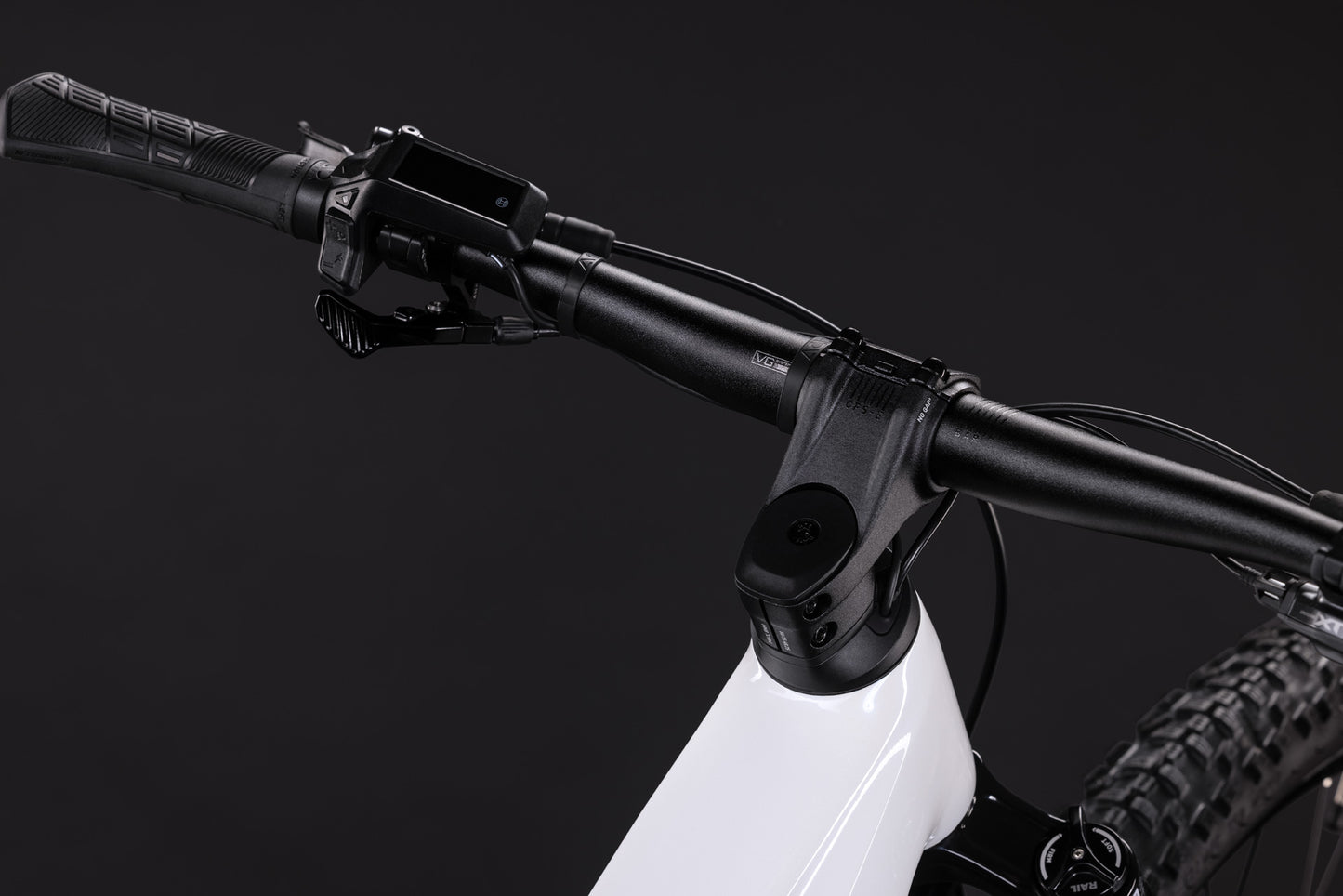 CUBE REACTION HYBRID RACE 800 eMTB BIKE 2027 SNOW 'N' BLACK (TRAPEZE)