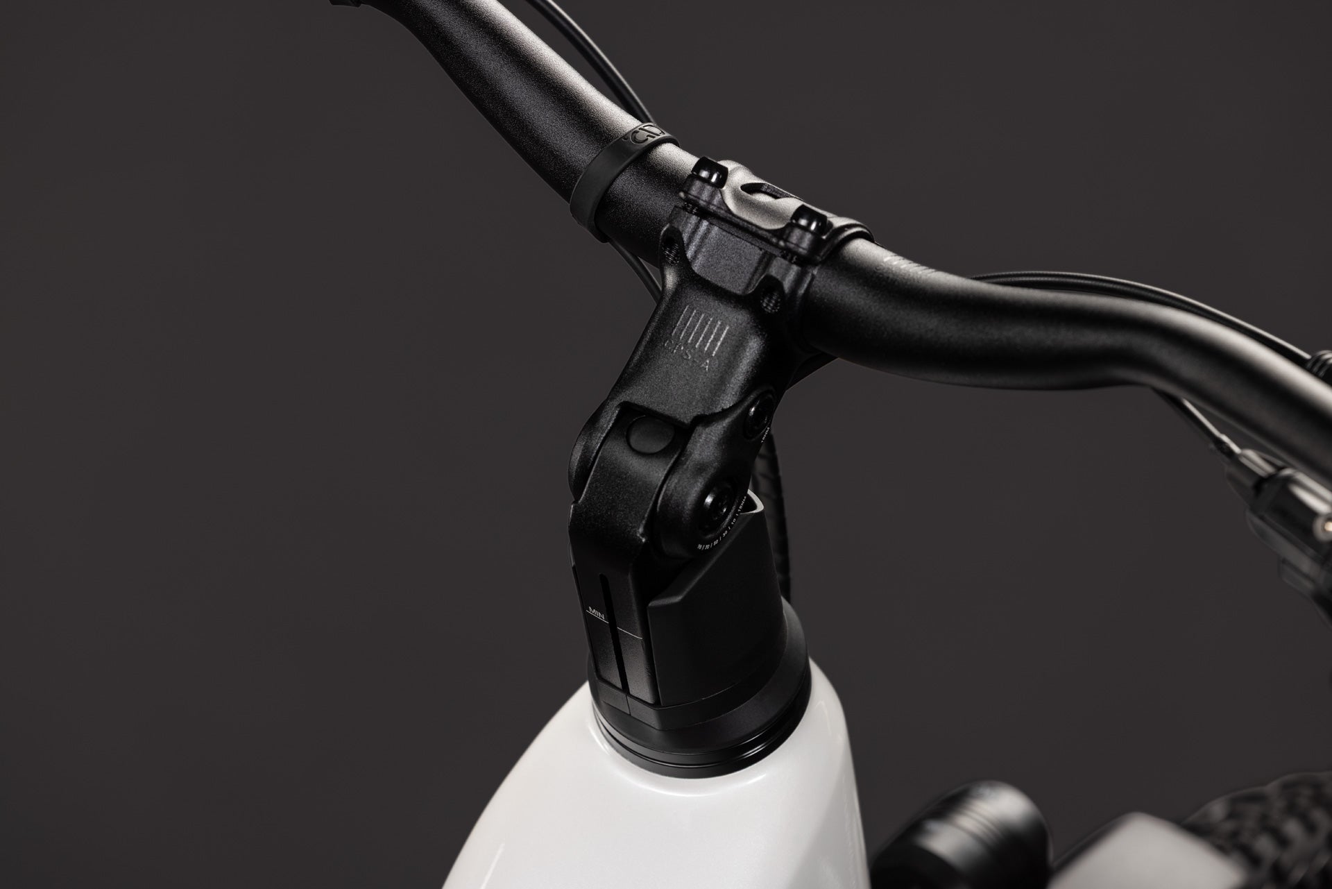 CUBE NURIDE HYBRID PERFORMANCE 720 HYBRID eBIKE 2027 METALLICWHITE 'N' GREY (EASY ENTRY)