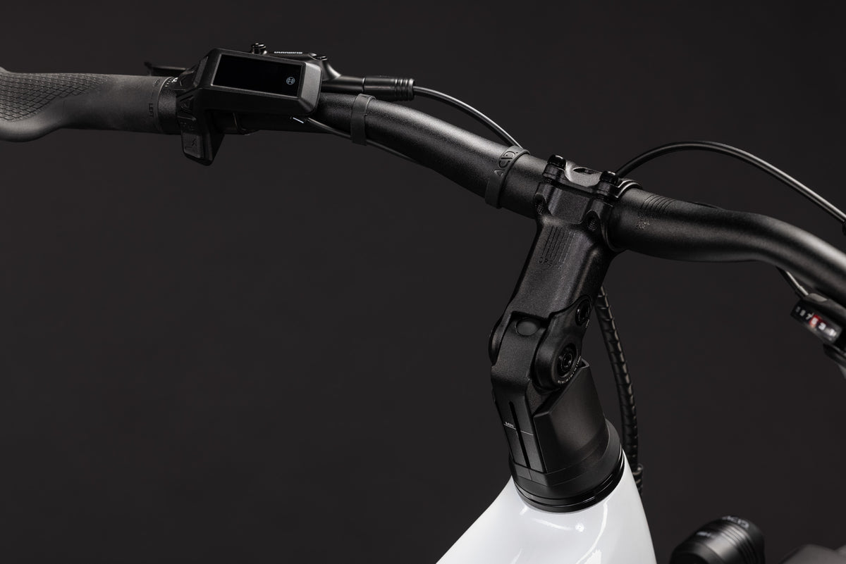 CUBE TOURING HYBRID ONE 600 URBAN eBIKE 2027 METALLICWHITE 'N' CHROME