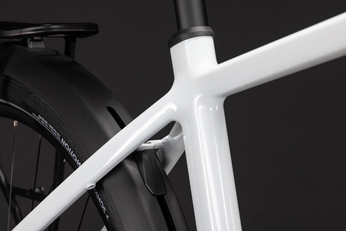 CUBE TOURING HYBRID ONE 600 URBAN eBIKE 2027 METALLICWHITE 'N' CHROME