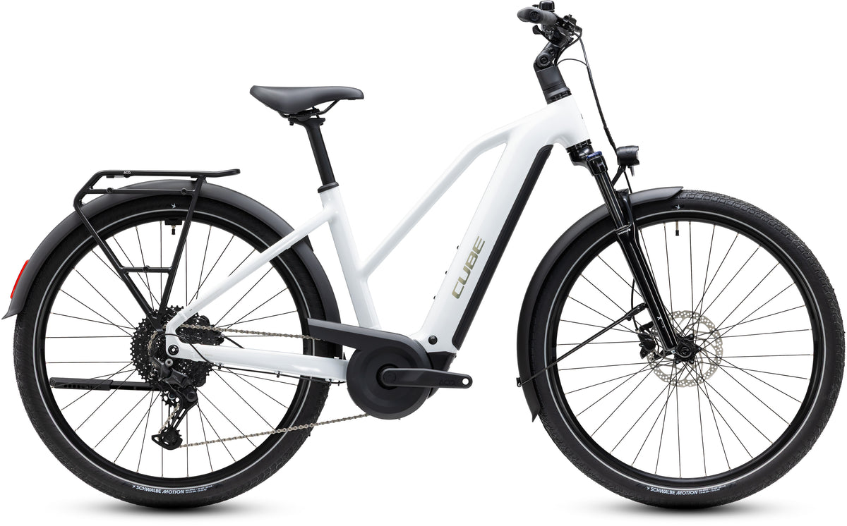 CUBE TOURING HYBRID ONE 600 URBAN eBIKE 2027 METALLICWHITE 'N' CHROME (TRAPEZE)