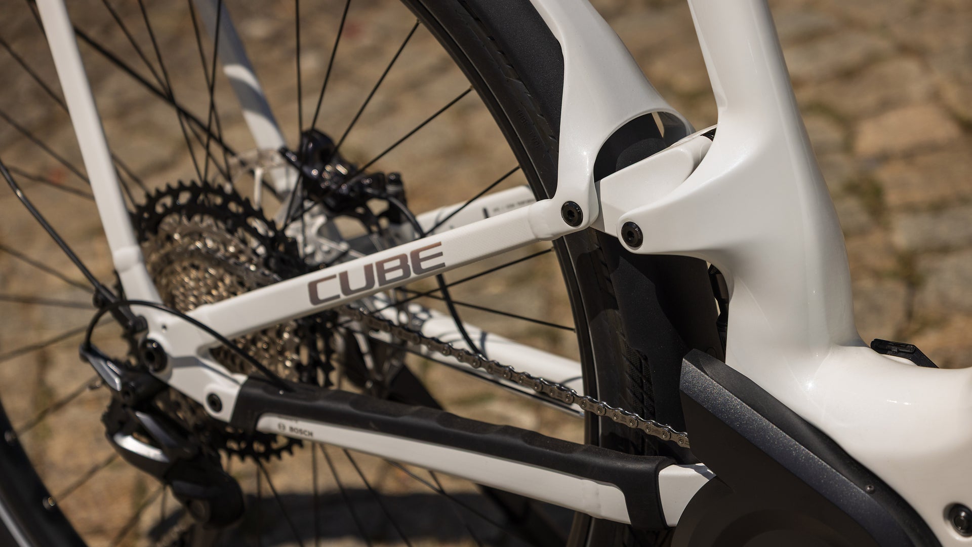 CUBE KATHMANDU HYBRID ONE11 HPC SLX 800 eTOURING BIKE 2027 METALLICWHITE 'N' PRIZM (EASY ENTRY)