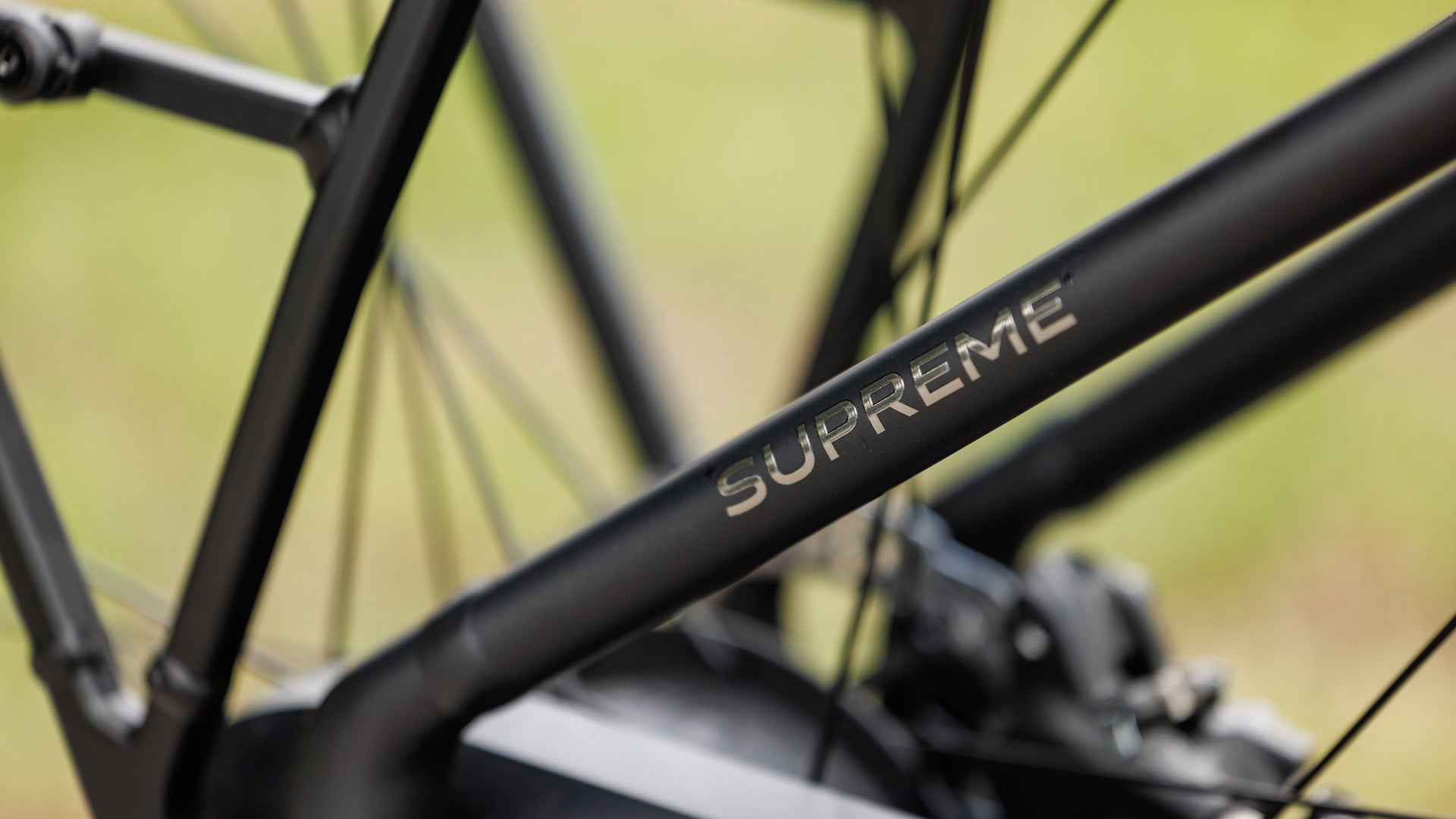 CUBE SUPREME HYBRID COMFORT PRO 600 URBAN eBIKE 2027 GREY 'N' CHROME (EASY ENTRY)