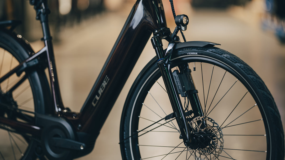 CUBE SUPREME HYBRID C:62 DELUXE SLT 600 URBAN eBIKE 2027 LIQUIDRED 'N' CHROME (EASY ENTRY)