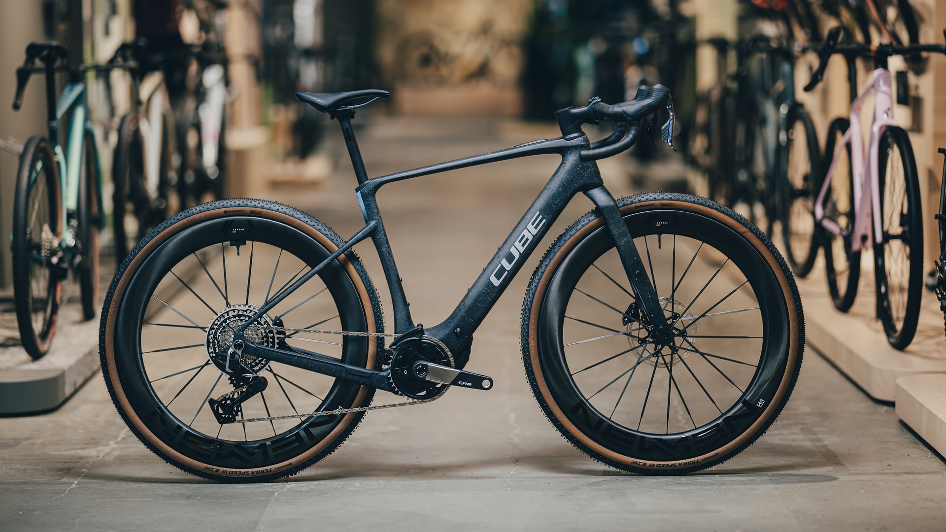 CUBE NUROAD HYBRID C:62 SLT 400X eGRAVEL BIKE 2027 ONYXFIBRE 'N' BLUE