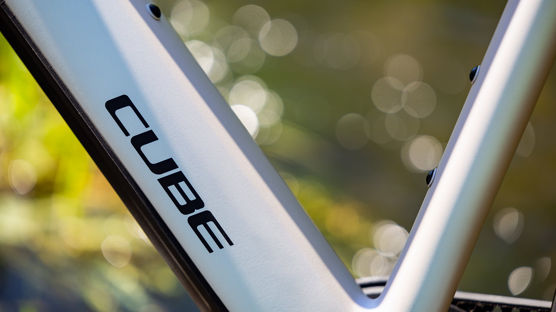 CUBE EDITOR HYBRID PRO 360 FE URBAN eBIKE 2027 GLINTSAND 'N' BLACK