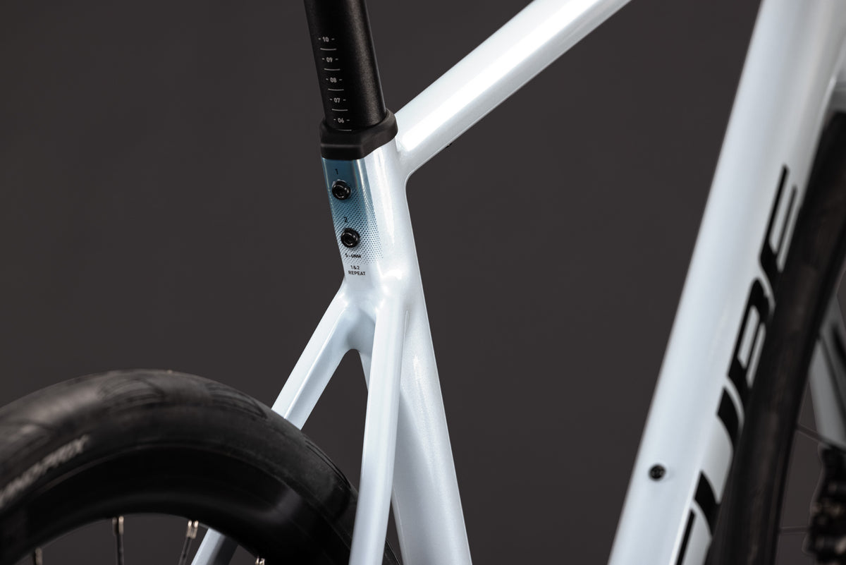 CUBE ATTAIN RACE ROAD BIKE 2027 GLACIER 'N' BLACK