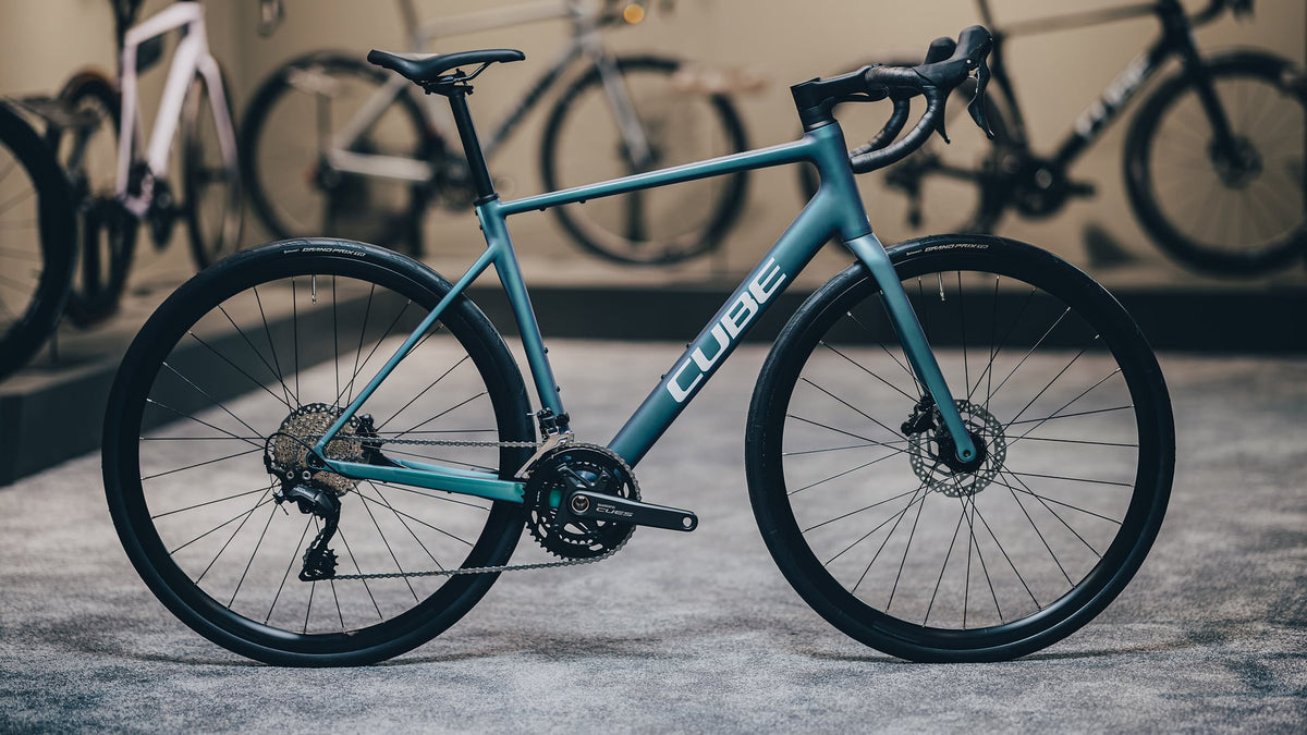 CUBE ATTAIN RACE ROAD BIKE 2027 SMARAGDGREY 'N' WHITE