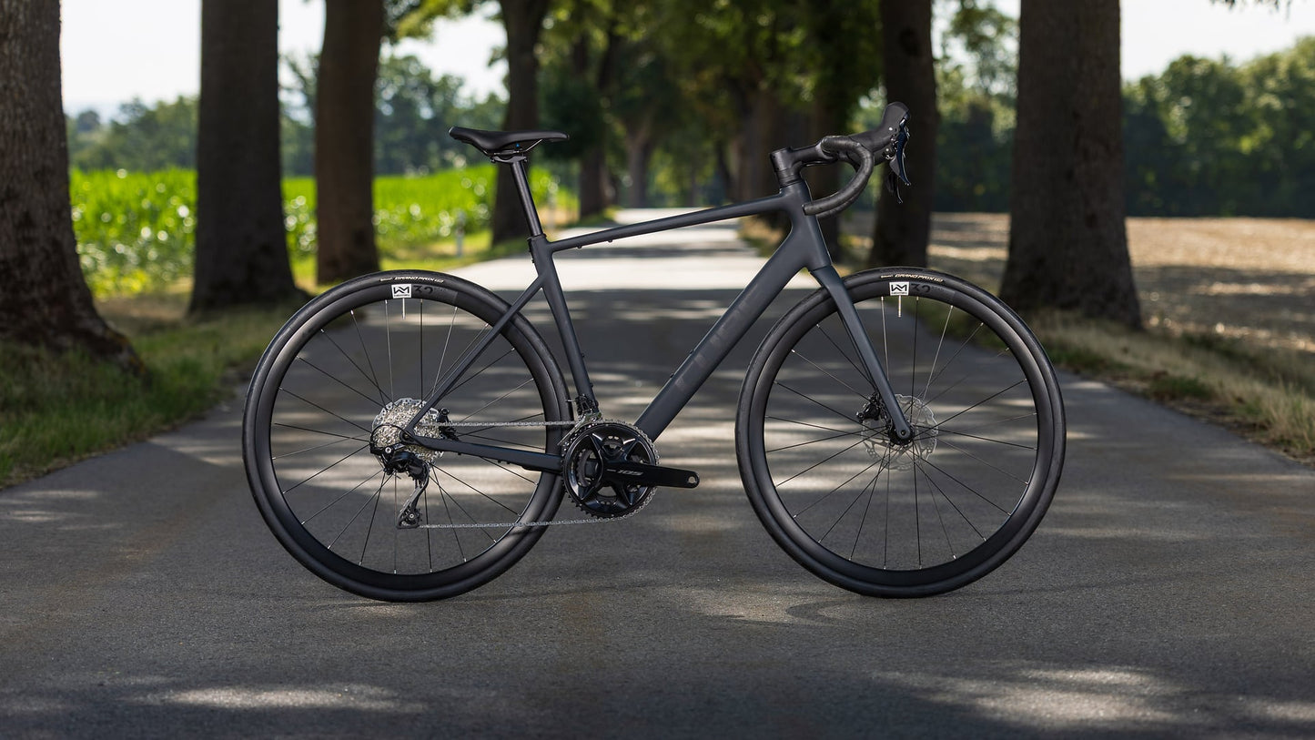 CUBE ATTAIN SLX ROAD BIKE 2027 BLACK 'N' CHROME