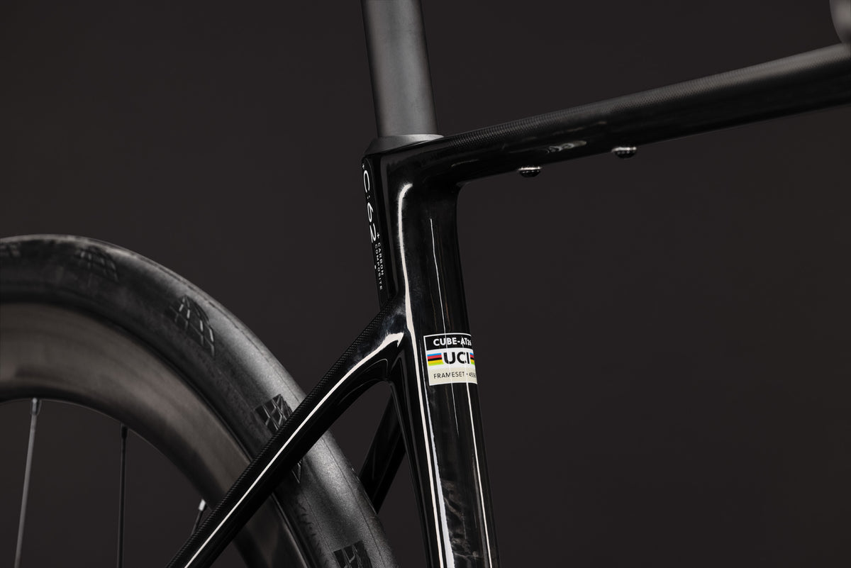 CUBE ATTAIN C:62 SLT ROAD BIKE 2027 CARBON 'N' WHITE