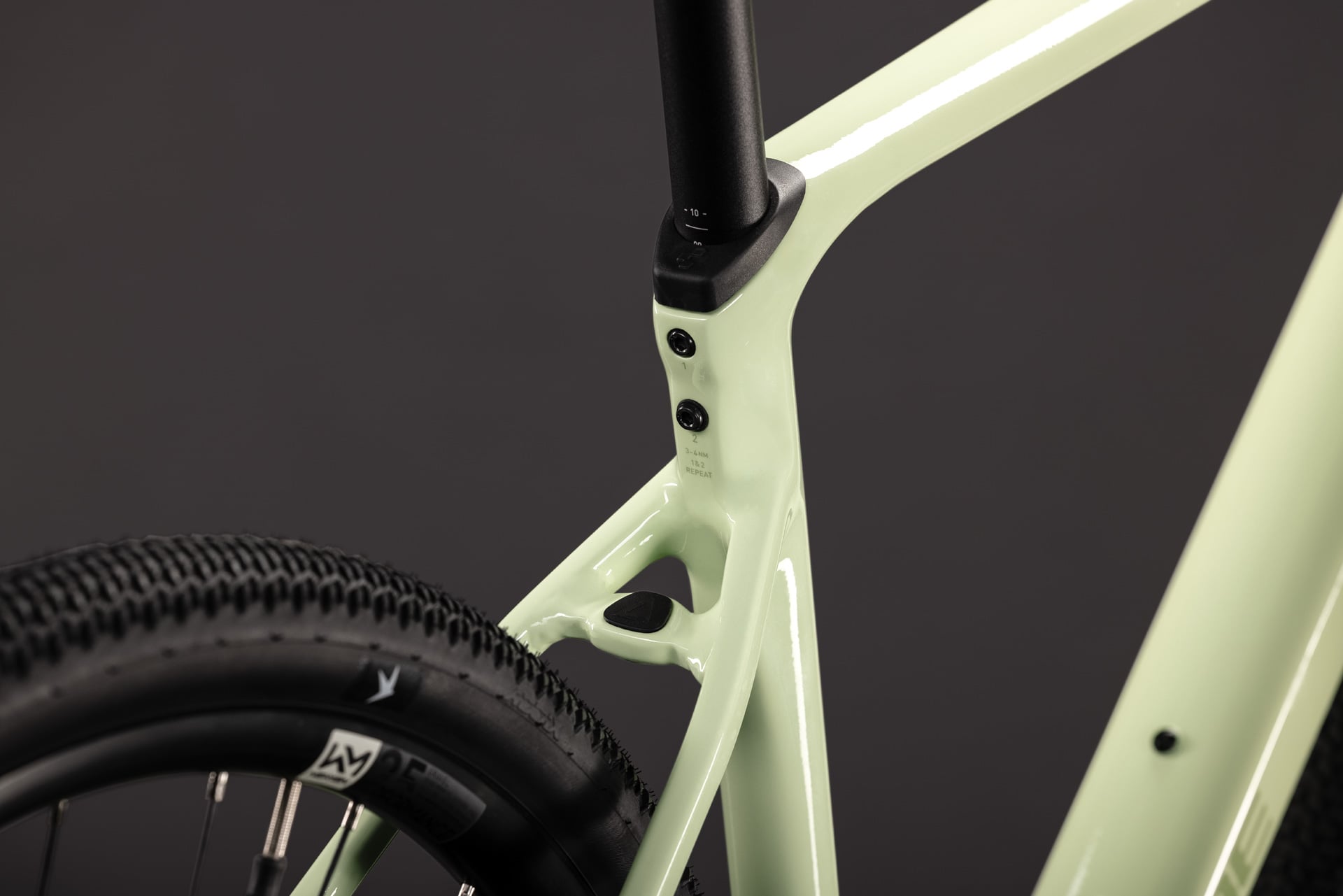 CUBE NUROAD RACE GRAVEL BIKE 2027 LINDGREEN 'N' MATCHA