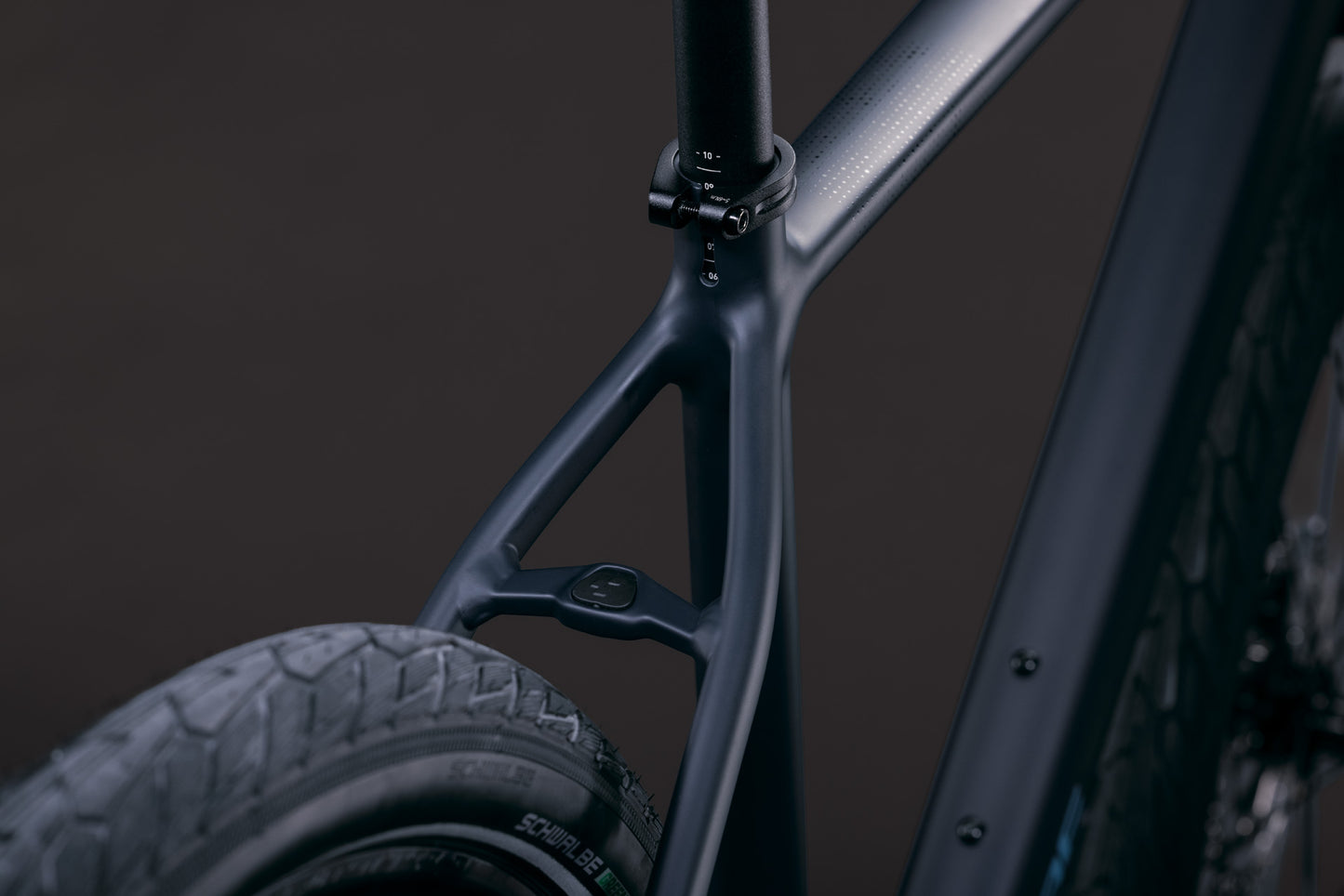 CUBE EDITOR PRO FITNESS BIKE 2027 NIGHT 'N' CHROME