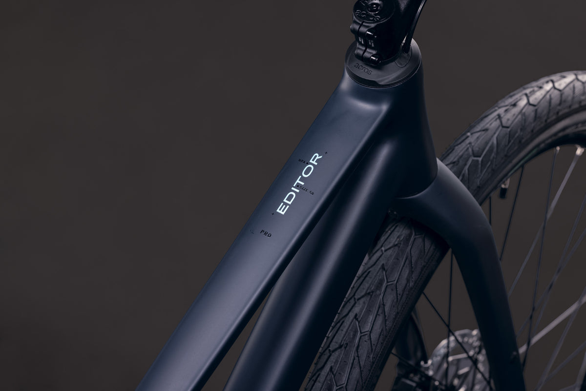 CUBE EDITOR PRO FITNESS BIKE 2027 NIGHT 'N' CHROME (TRAPEZE)