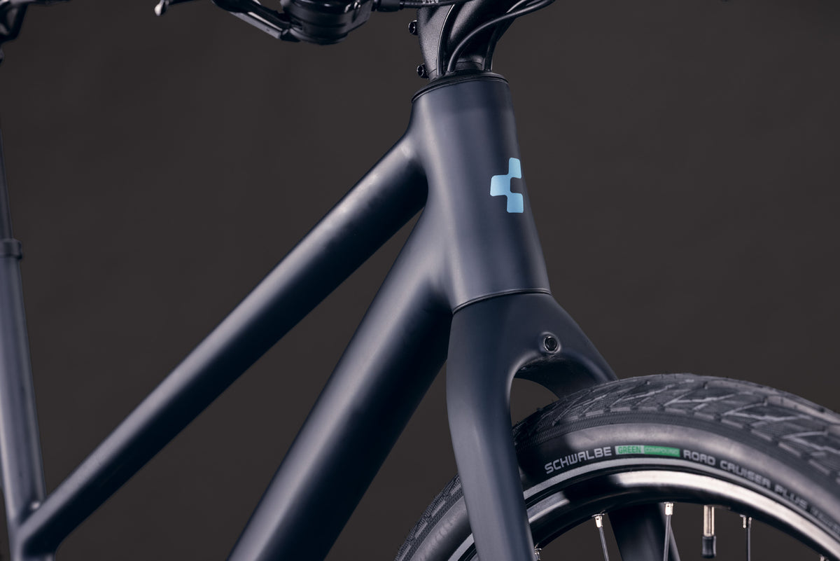 CUBE EDITOR PRO FITNESS BIKE 2027 NIGHT 'N' CHROME (TRAPEZE)