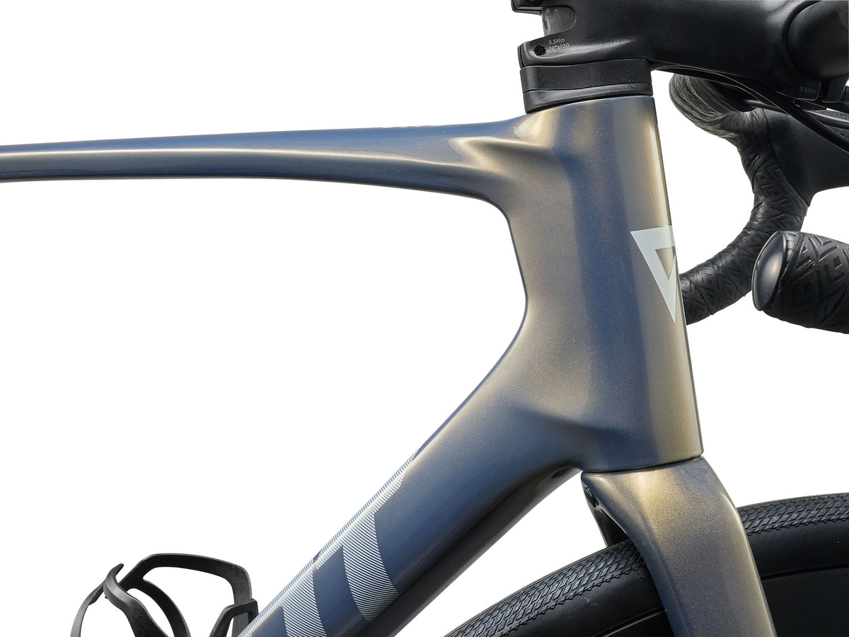 GIANT DEFY ADVANCED PRO 1 ROAD BIKE 2027 GLOSS MIDNIGHT MOON