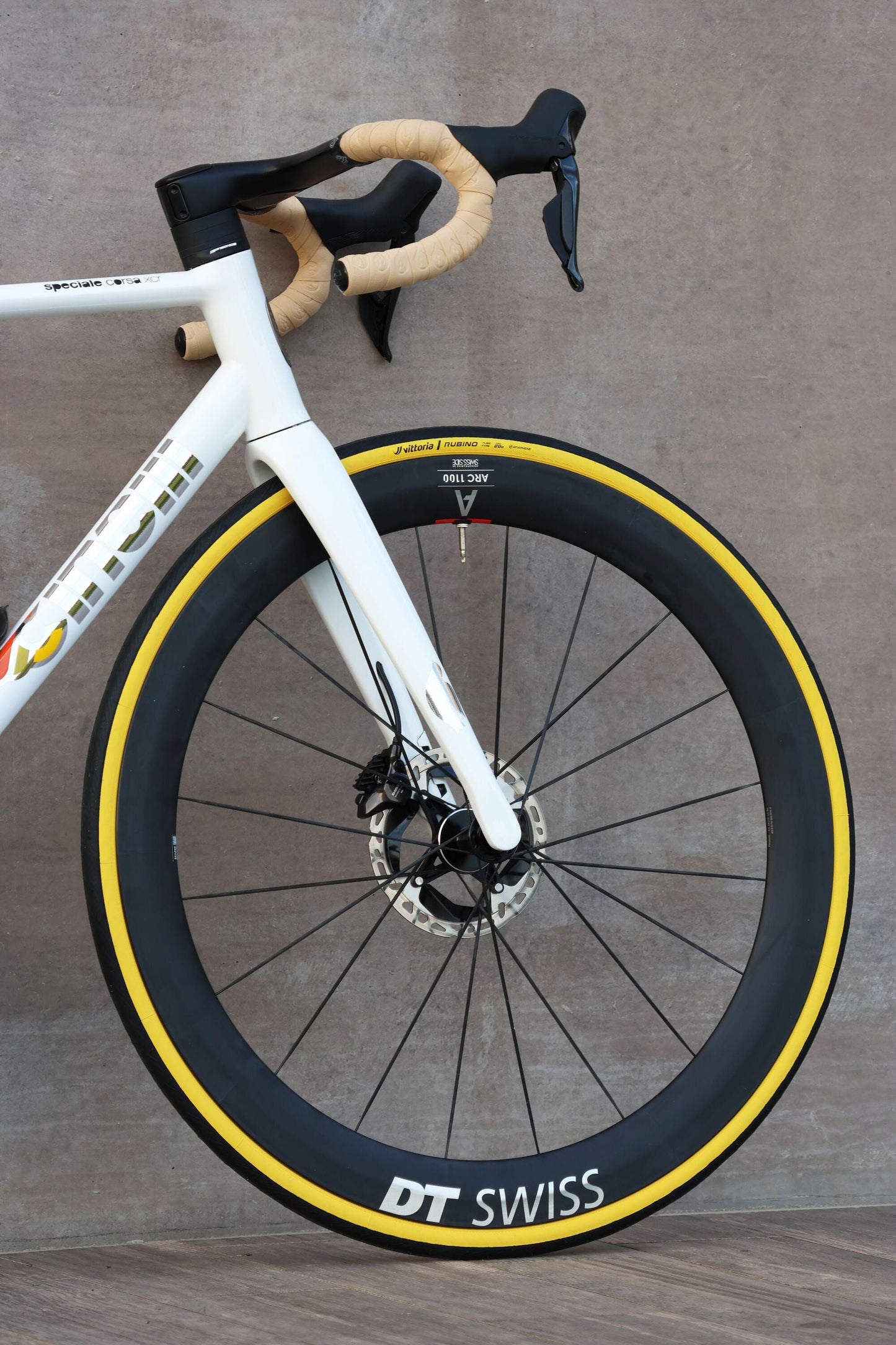 VITTORIA RUBINO V G2.0 700c FOLDING CLINCHER TYRE BLACK/YELLOW