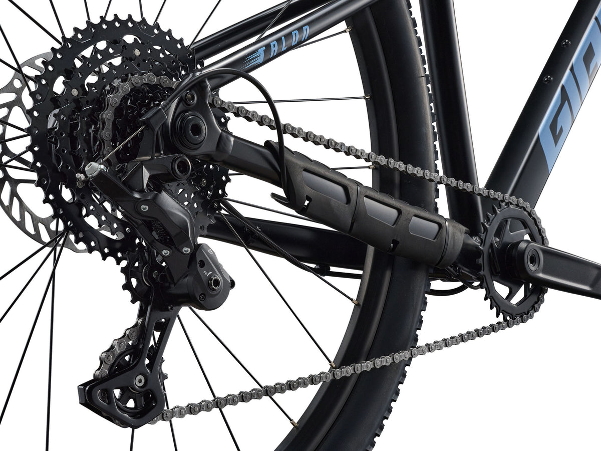 GIANT TALON 4 HARDTAIL MTB BIKE 2027 BLACK