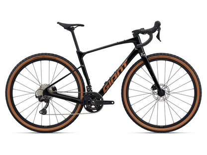 GIANT REVOLT ADVANCED 2 GRAVEL BIKE 2026 CARBON